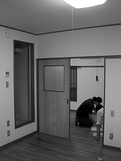 ＯＡＰ 居間より寝室を見る（before)。